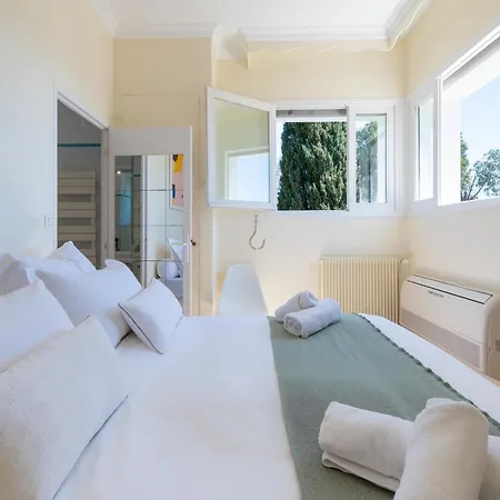 Unique! 2-br With Pool & Rooftop Apartman