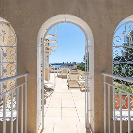 Unique! 2-br With Pool & Rooftop Apartman