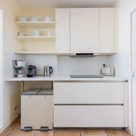 Unique! 2-br With Pool & Rooftop Apartman