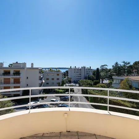 Unique! 2-br With Pool & Rooftop *