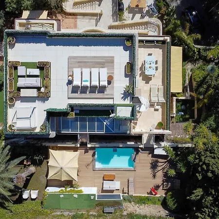 Apartman Unique! 2-br With Pool & Rooftop