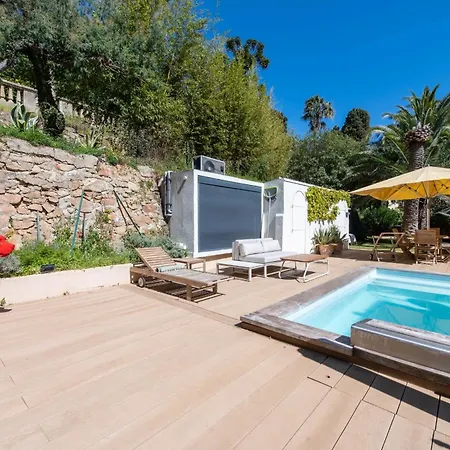 Unique! 2-br With Pool & Rooftop *